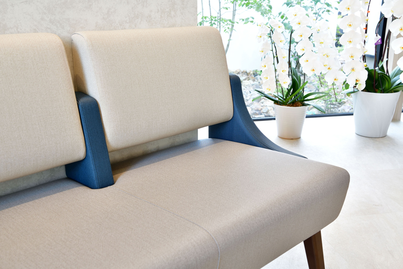 11待合室のソファー